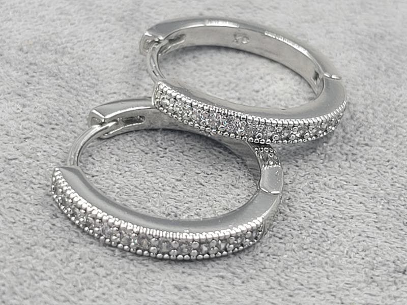 Сережки Xuping 2 мм висота 16 мм круглий замок родій