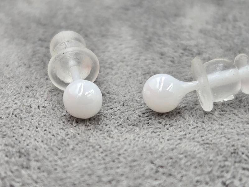 Гвоздики Xuping кераміка 4 мм білі