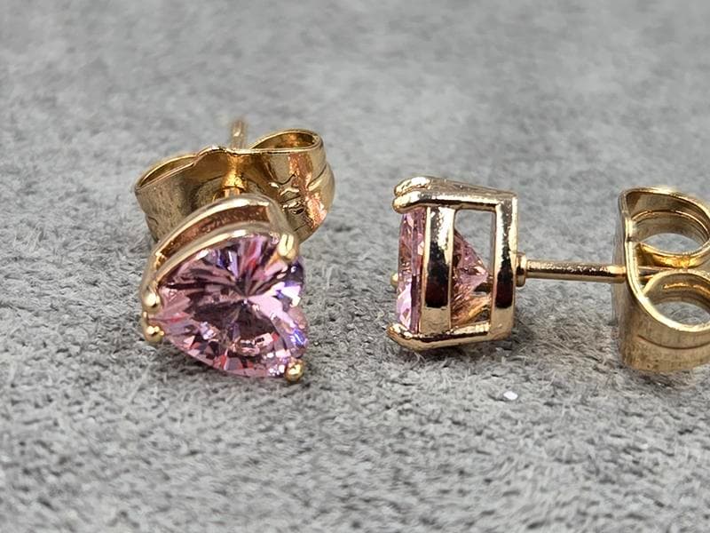 Гвоздики Xuping серце 6 мм з рожевим стразом колір 18к