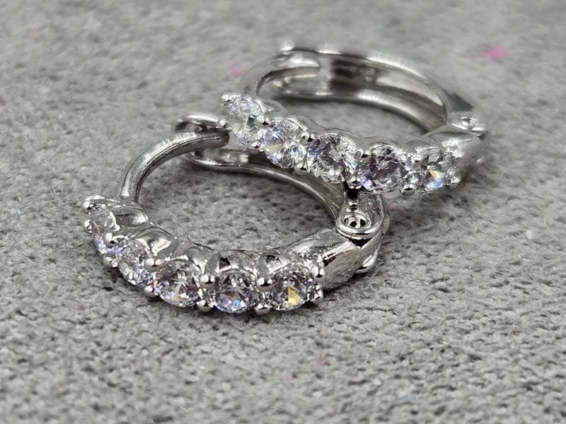 Сережки Xuping 2 мм висота 12 мм круглий замок родій