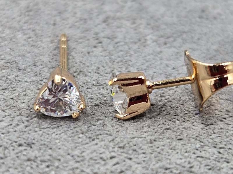 Гвоздики Xuping 4 мм колір 18к