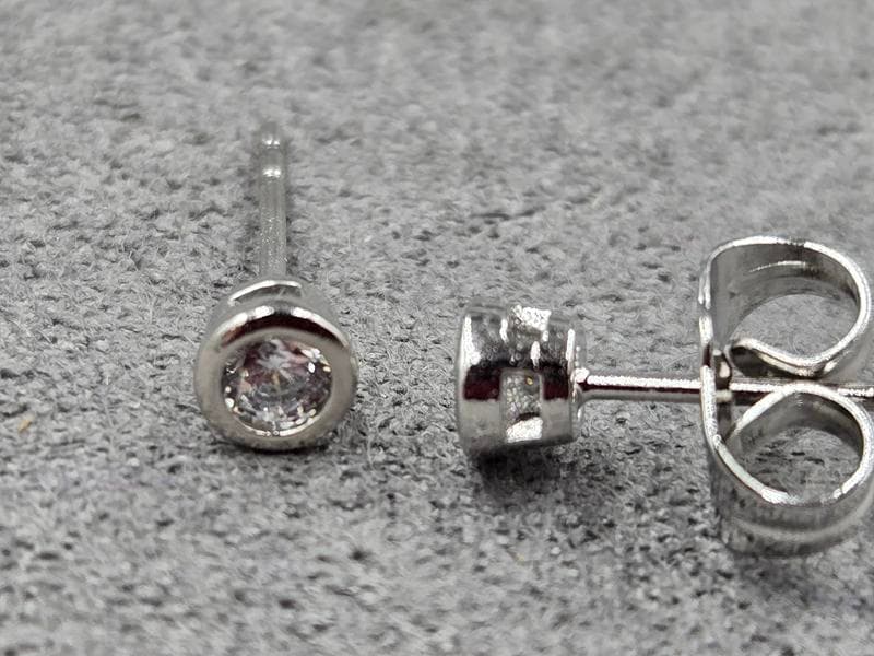 Гвоздики 4 мм Xuping родій