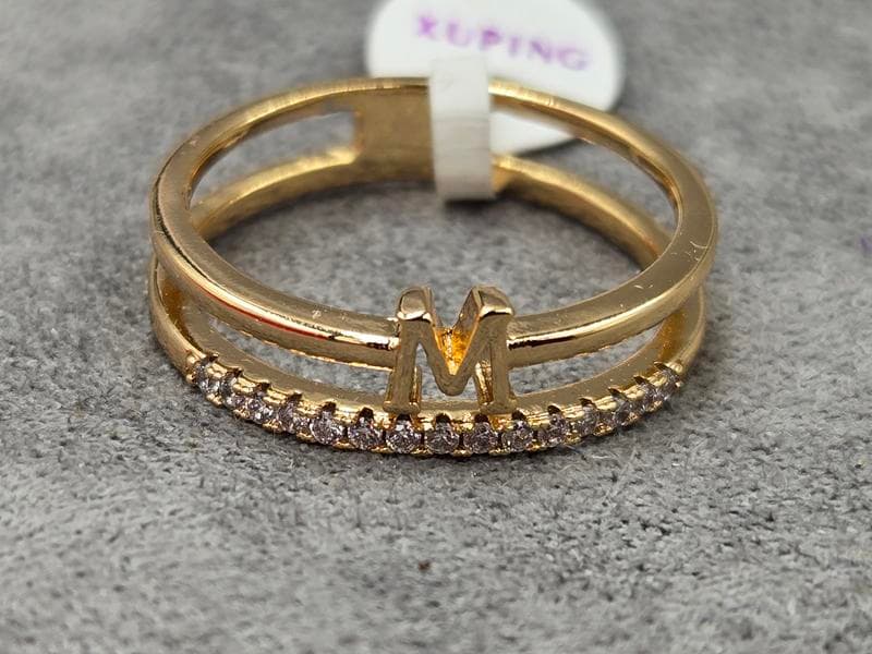 Каблучка Xuping 7 мм (16,19,20 розмір) буква М